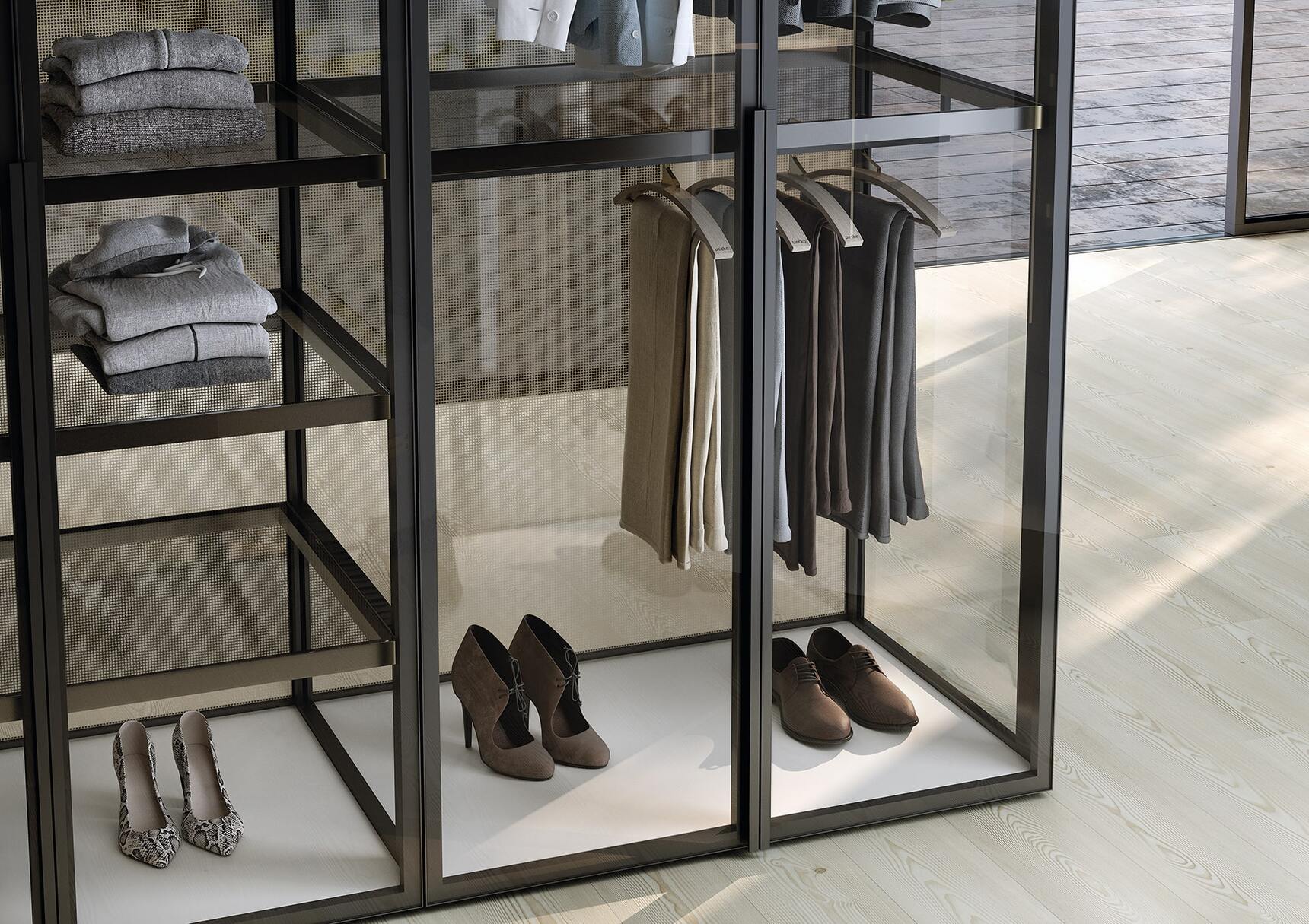 Armarios de lujo colección Alya de Uecko con puertas abatibles y diseño esencial