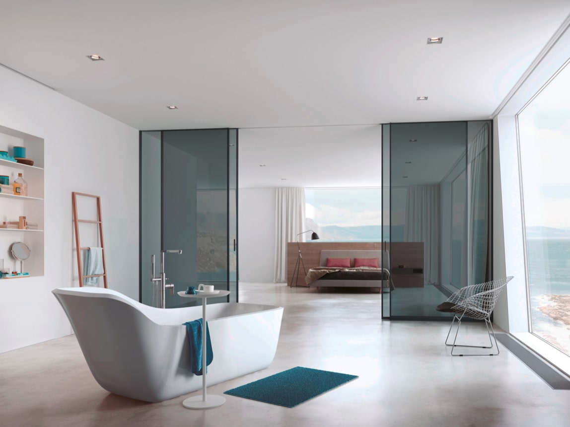 Armarios de lujo separador Air de UECKO: grandes paneles de cristal inspirados en arquitectura mediterránea
